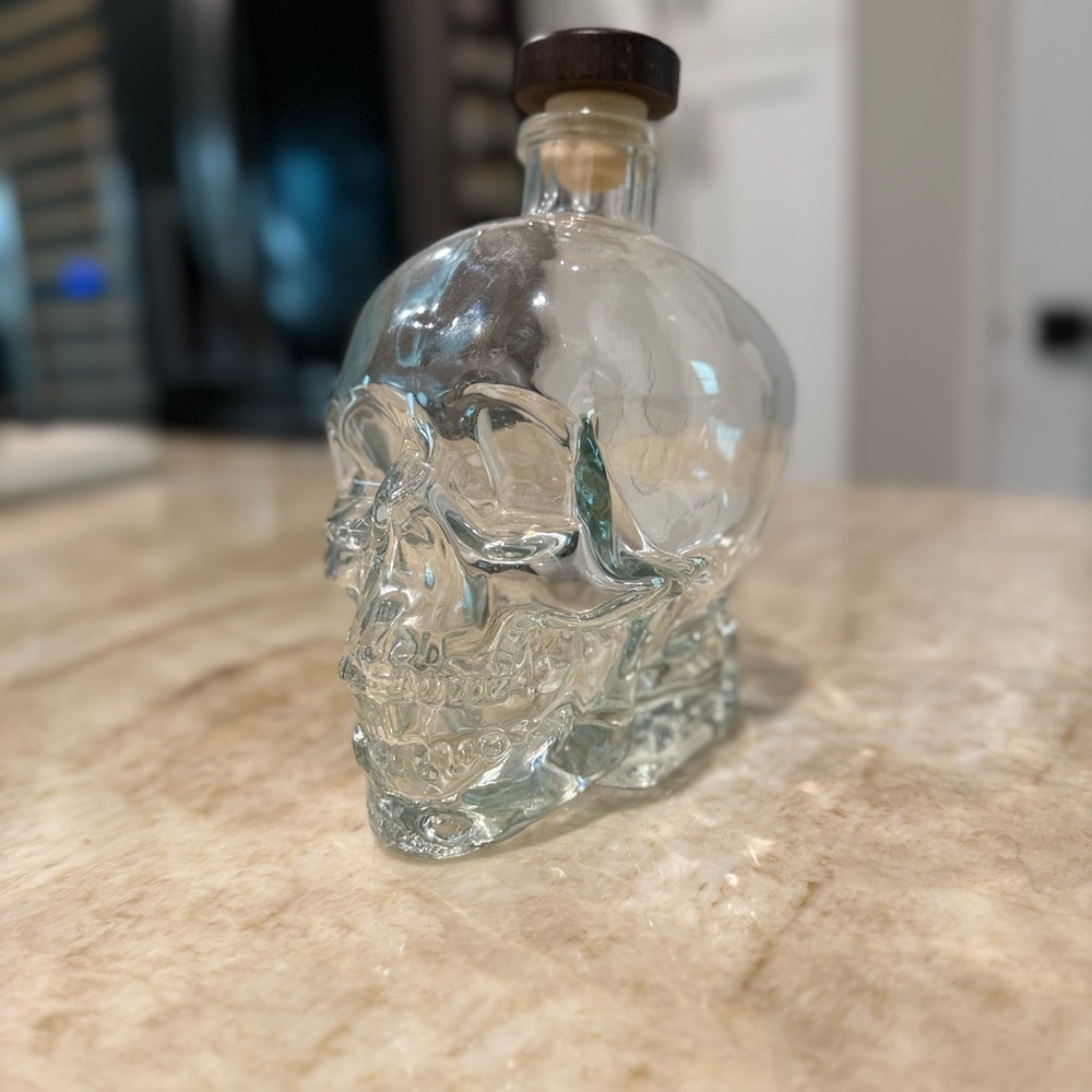 CRYSTAL HEAD VODKA Glass Skull Empty Bottle 750ML Original Cork Dan Aykroyd